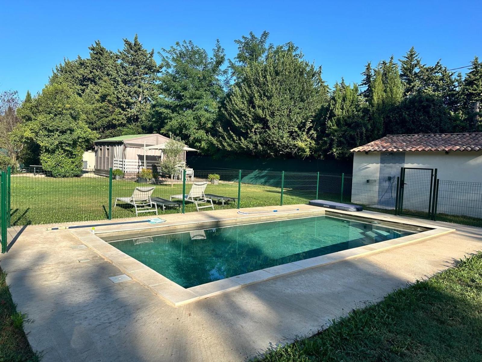 Avignon, Joli Chalet En Campagne Tres Proche De La Ville 외부 사진